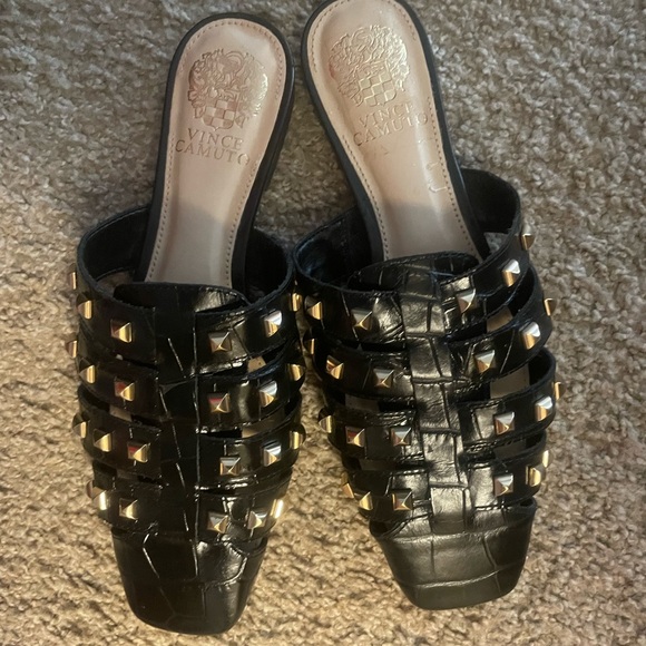 Vince Camuto - Picture 5 of 5